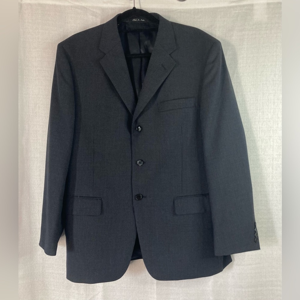 Concepts by Claiborne
Size 42S
100% Wool Navy and Charcoal
Three Button Jacket